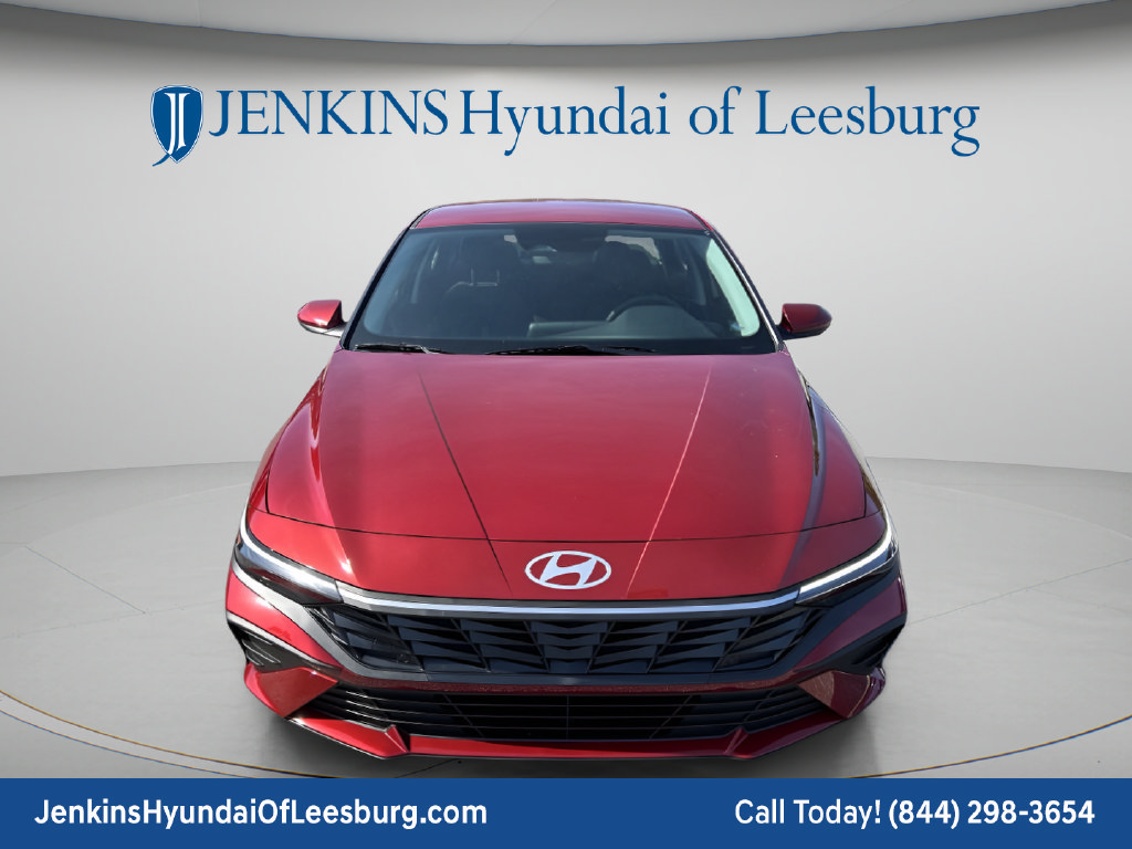 New 2025 Hyundai Elantra SE FWD image 3