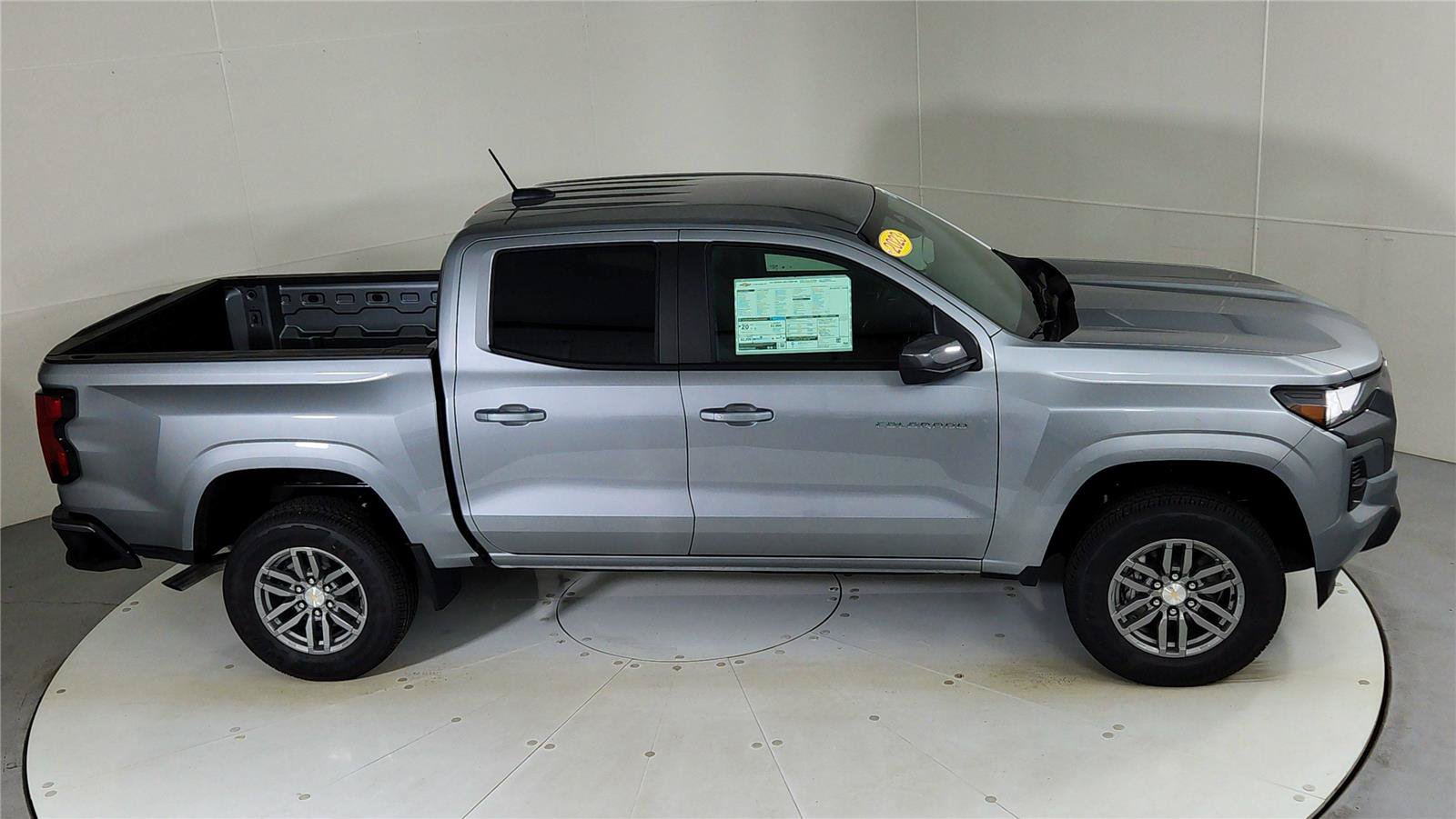 Used 2023 Chevrolet Colorado LT w/ LT Convenience Package II RWD image 14
