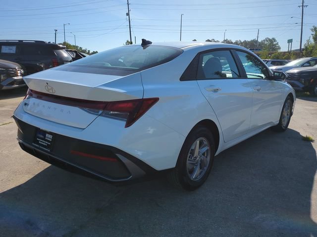 New 2026 Hyundai Elantra SE FWD image 5