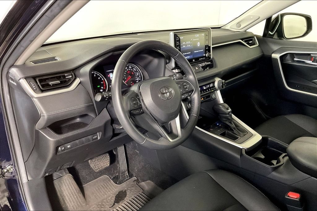 Used 2021 Toyota RAV4 XLE Premium FWD image 14