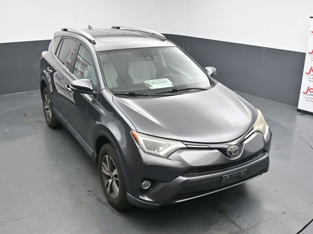 Used 2017 Toyota RAV4 XLE AWD/4WD image 10