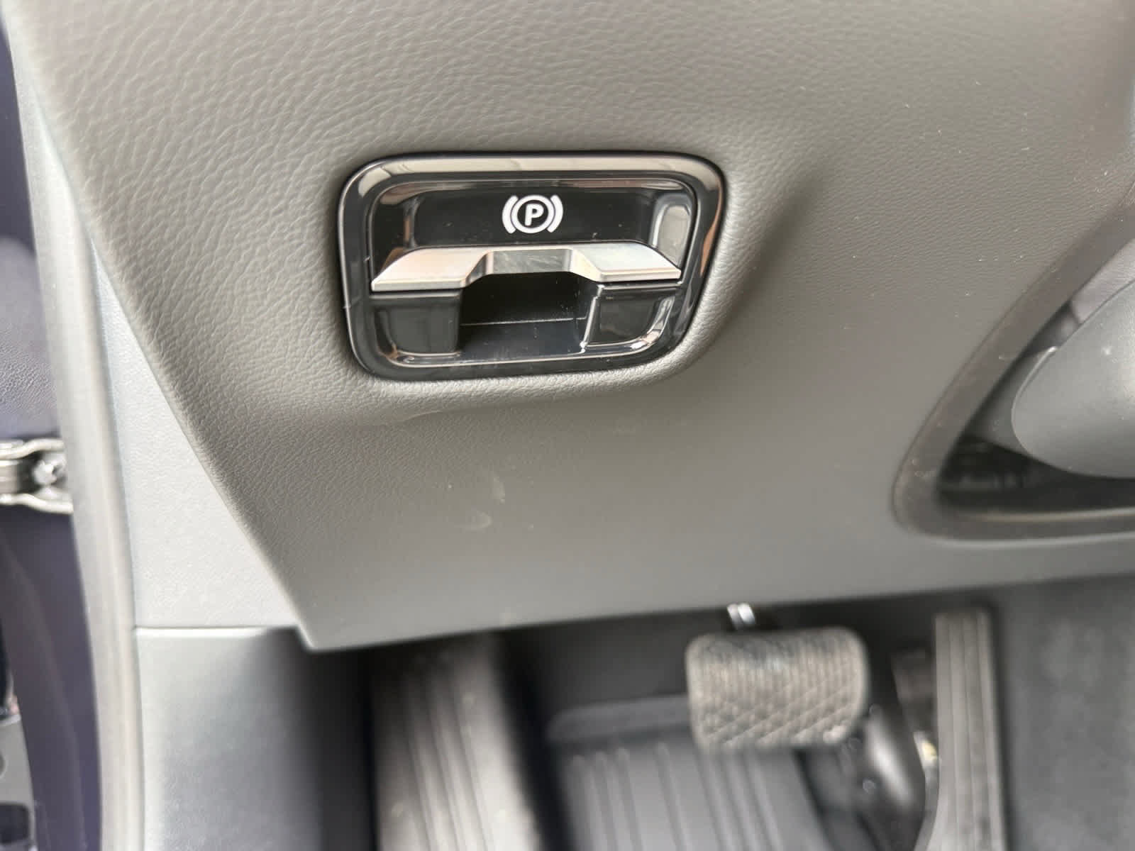 Used 2026 Mercedes-Benz E 350 4MATIC Sedan image 25