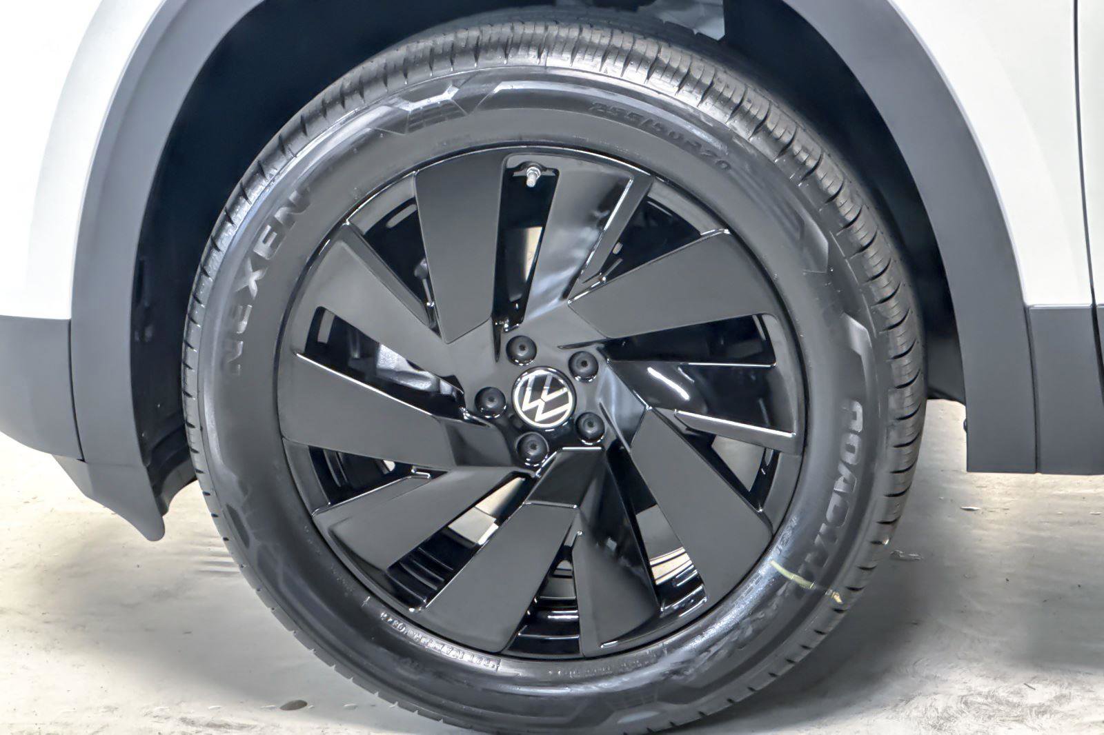 New 2026 Volkswagen Atlas SE image 24