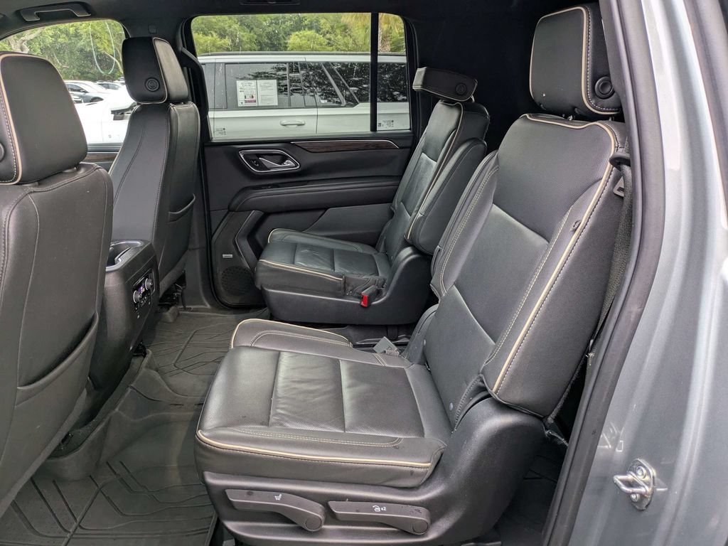 Used 2023 Chevrolet Suburban Premier AWD/4WD image 14