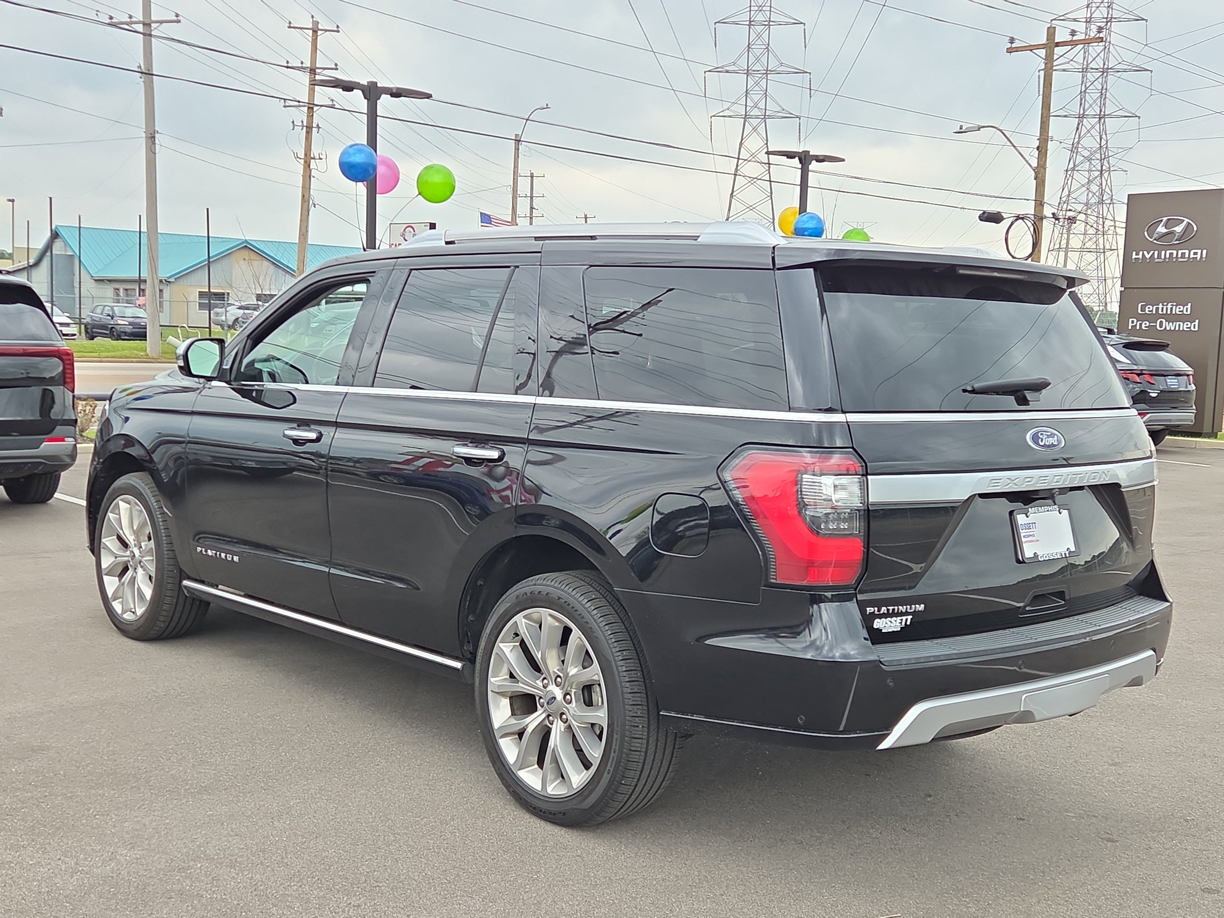Used 2019 Ford Expedition Platinum RWD image 3
