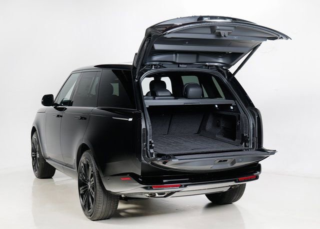 New 2025 Land Rover Range Rover SE image 21