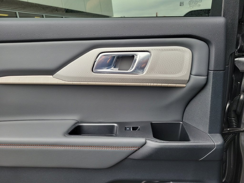New 2026 Ford Explorer Active RWD image 14