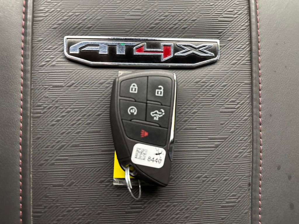 Used 2025 GMC Sierra 2500 AT4X image 35