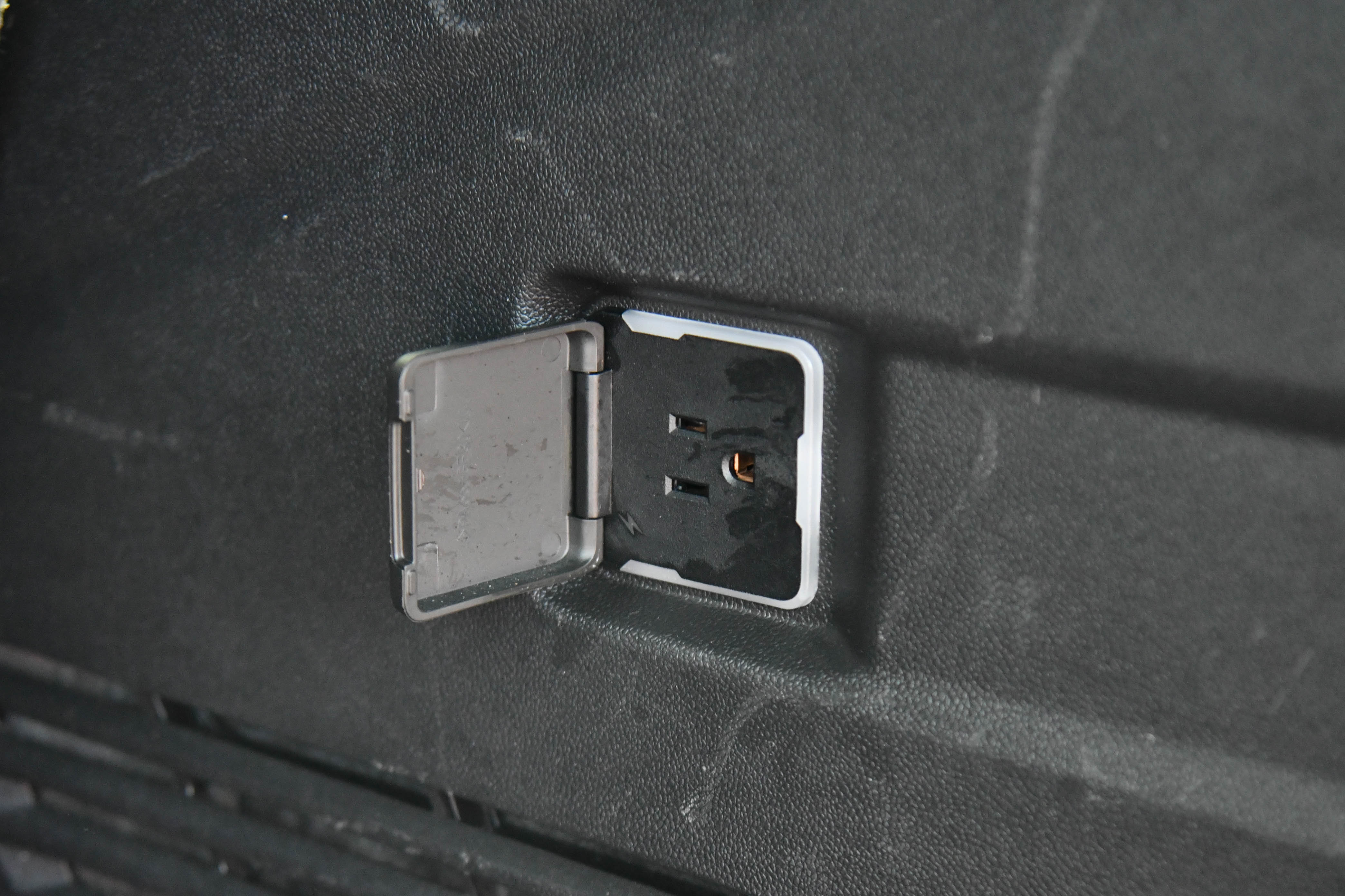 Used 2025 Chevrolet Tahoe LT image 54