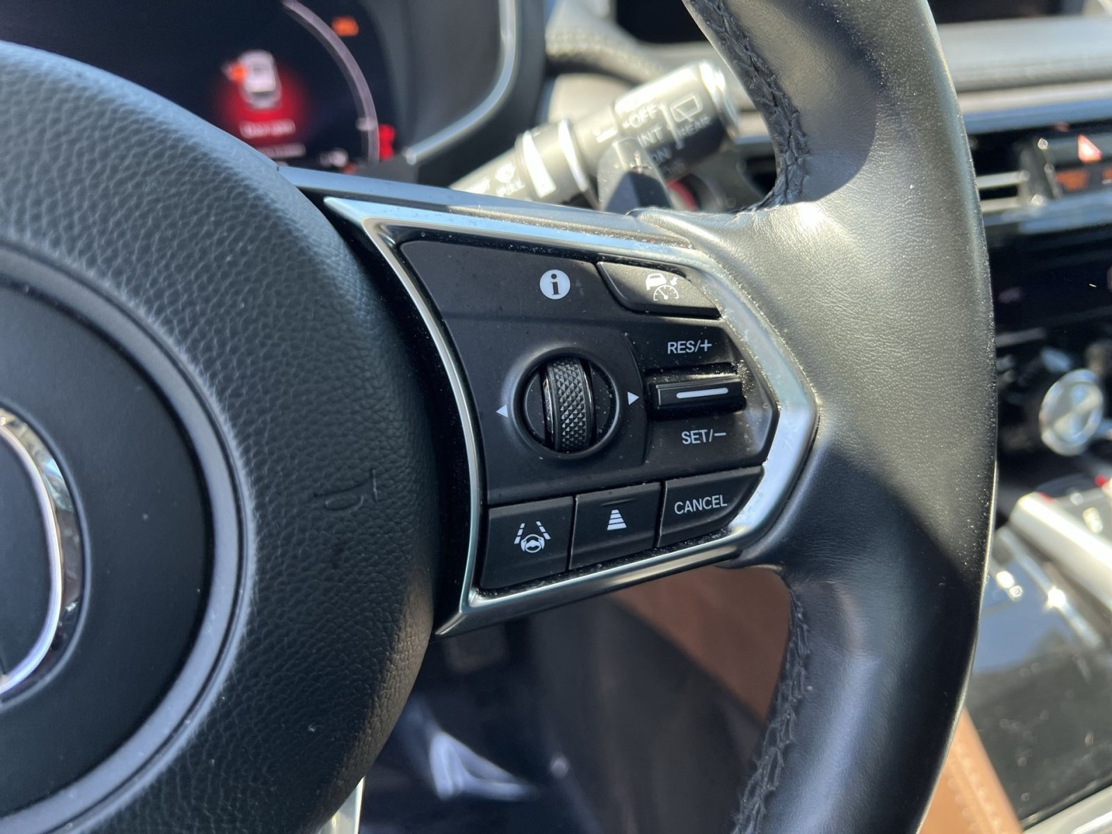 Certified 2023 Acura MDX SH-AWD w/ Advance Package image 33