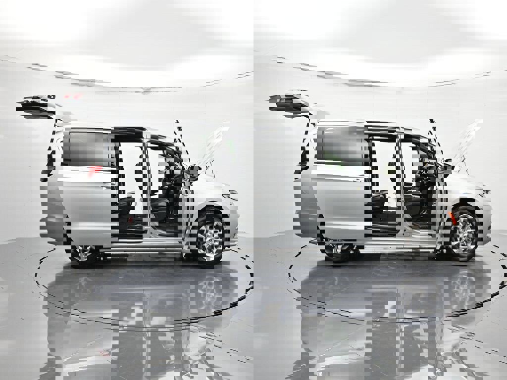 New 2026 Chrysler Pacifica Select image 48