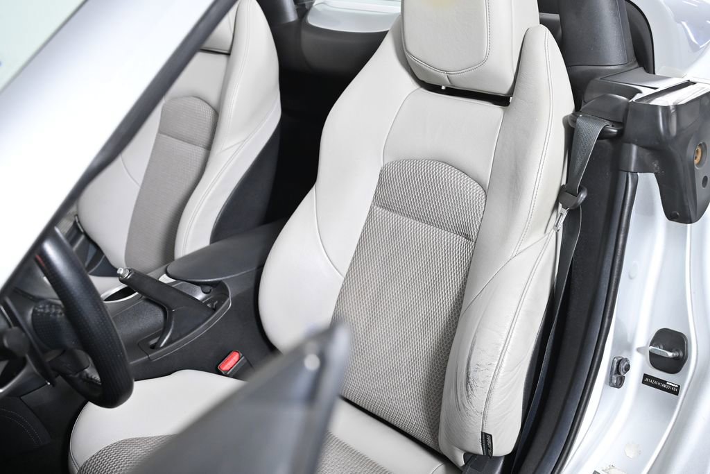 Used 2010 Nissan 370Z Touring w/ Sport Pkg image 29