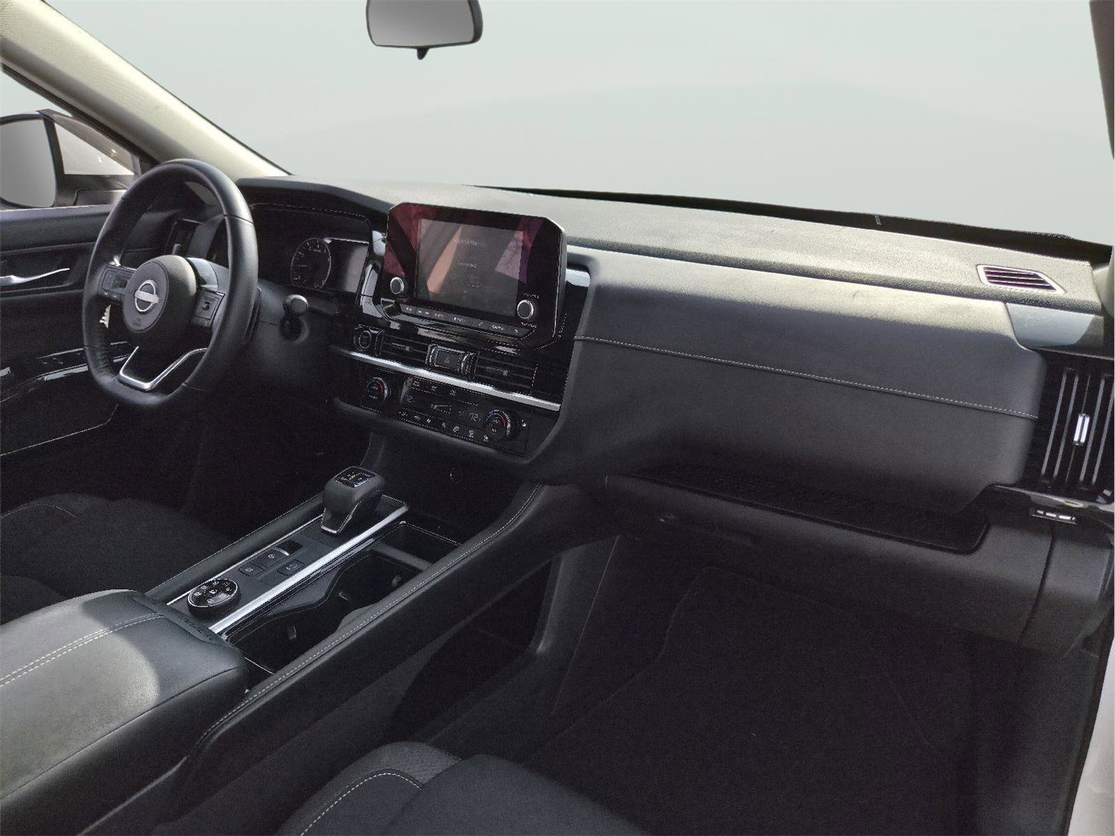 Used 2022 Nissan Pathfinder SV image 15