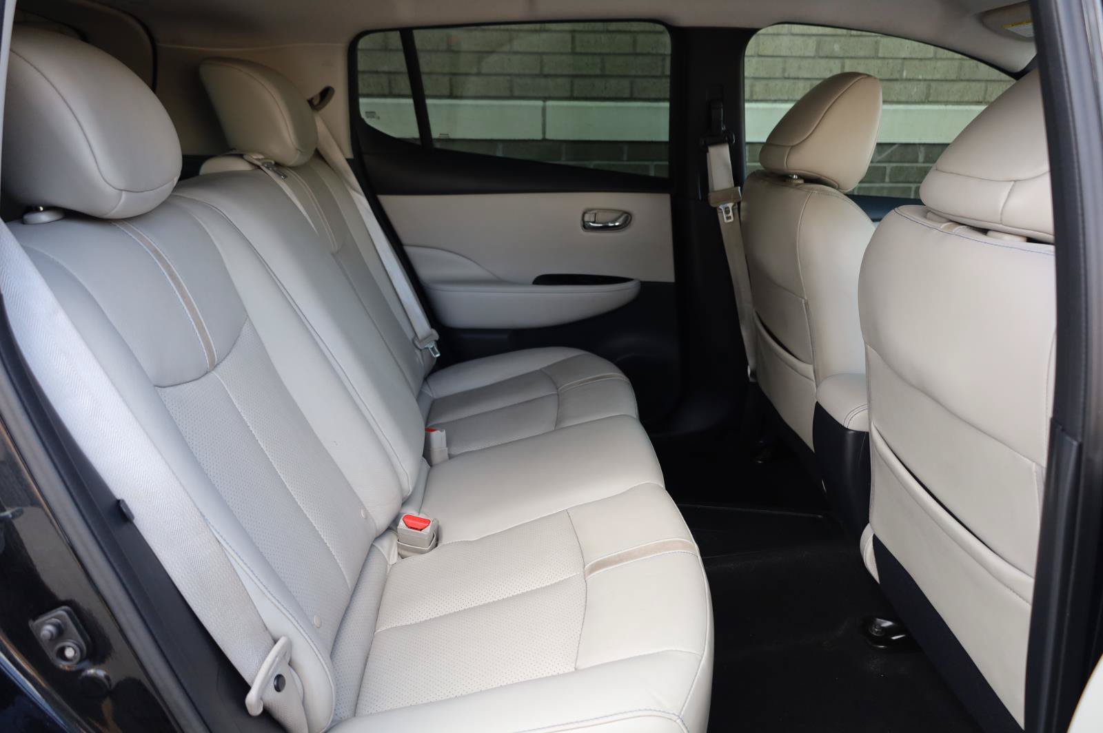 Used 2018 Nissan Leaf SL w/ SL Technology Package FWD image 23