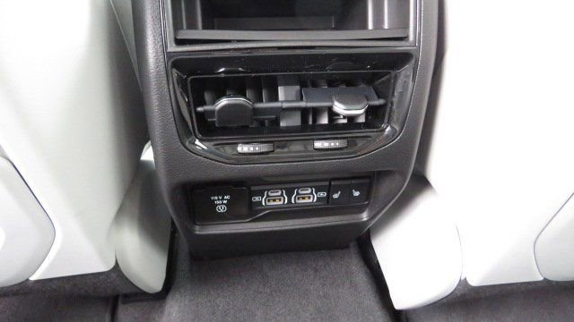 Used 2022 Jeep Grand Cherokee Overland image 16