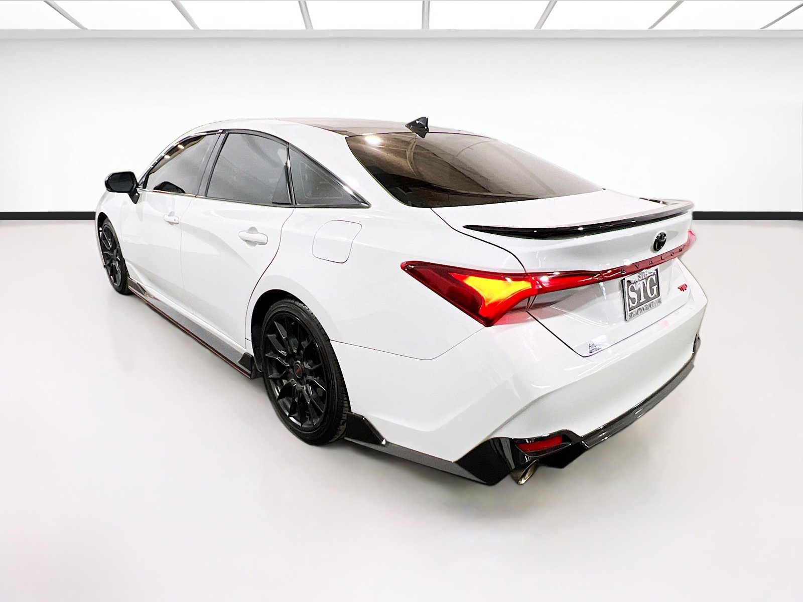 Used 2021 Toyota Avalon TRD image 6