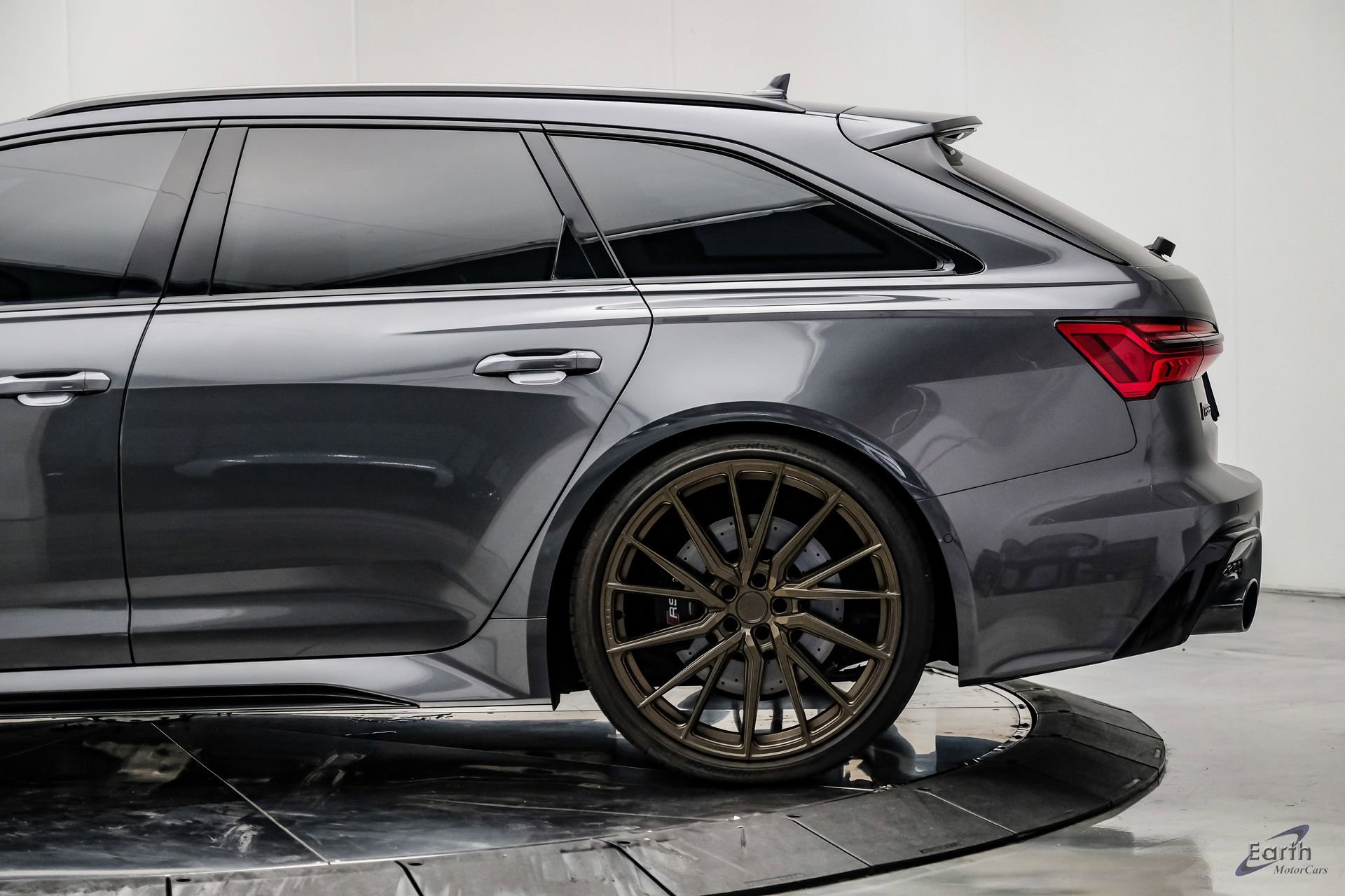 Used 2023 Audi RS 6 w/ Black Optic Package AWD/4WD image 7
