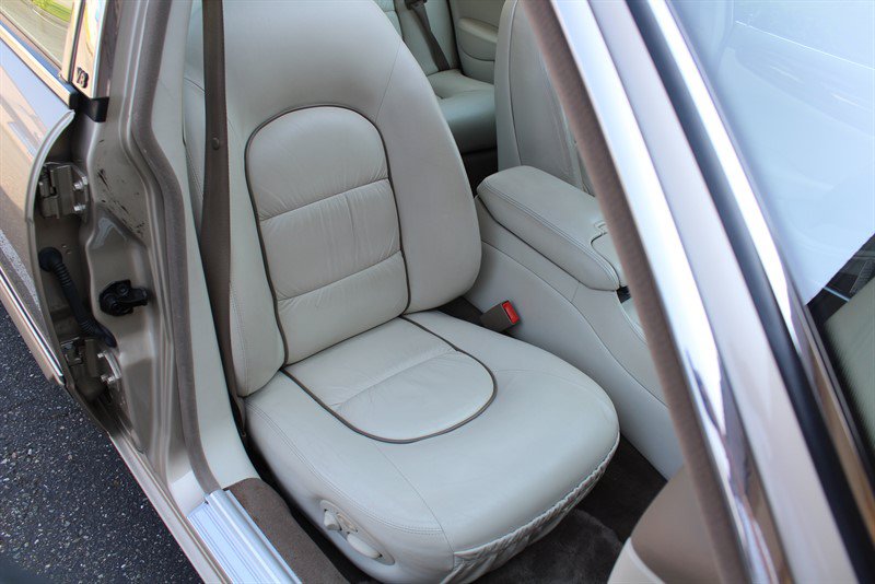 Used 2001 Jaguar XJ RWD image 32