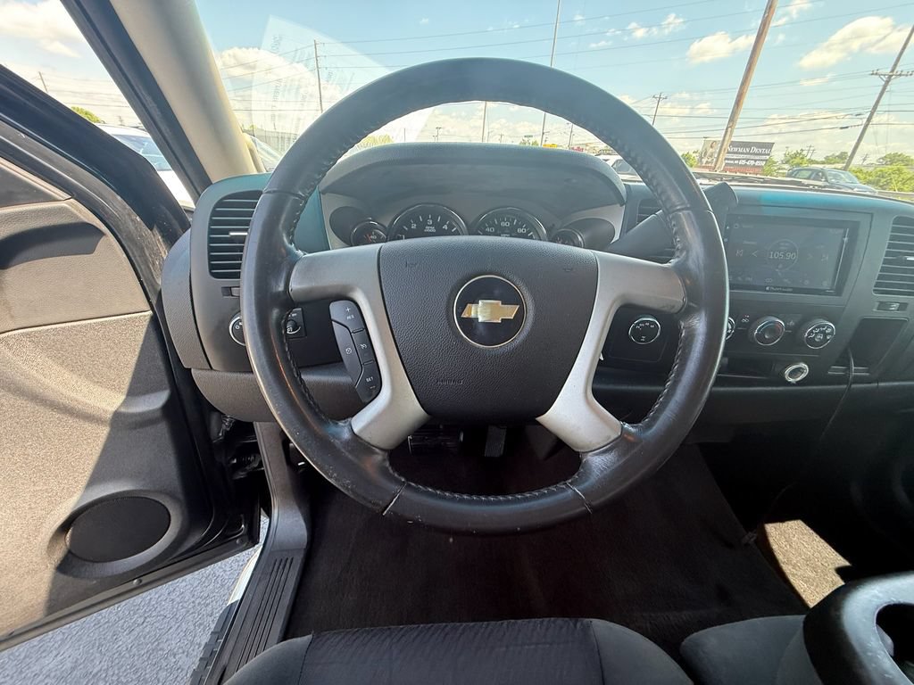 Used 2009 Chevrolet Silverado 1500 LT w/ Power Pack Plus AWD/4WD image 16