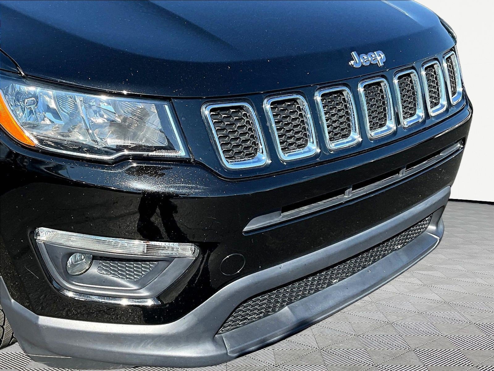 Used 2018 Jeep Compass Latitude w/ Popular Equipment Group FWD image 32
