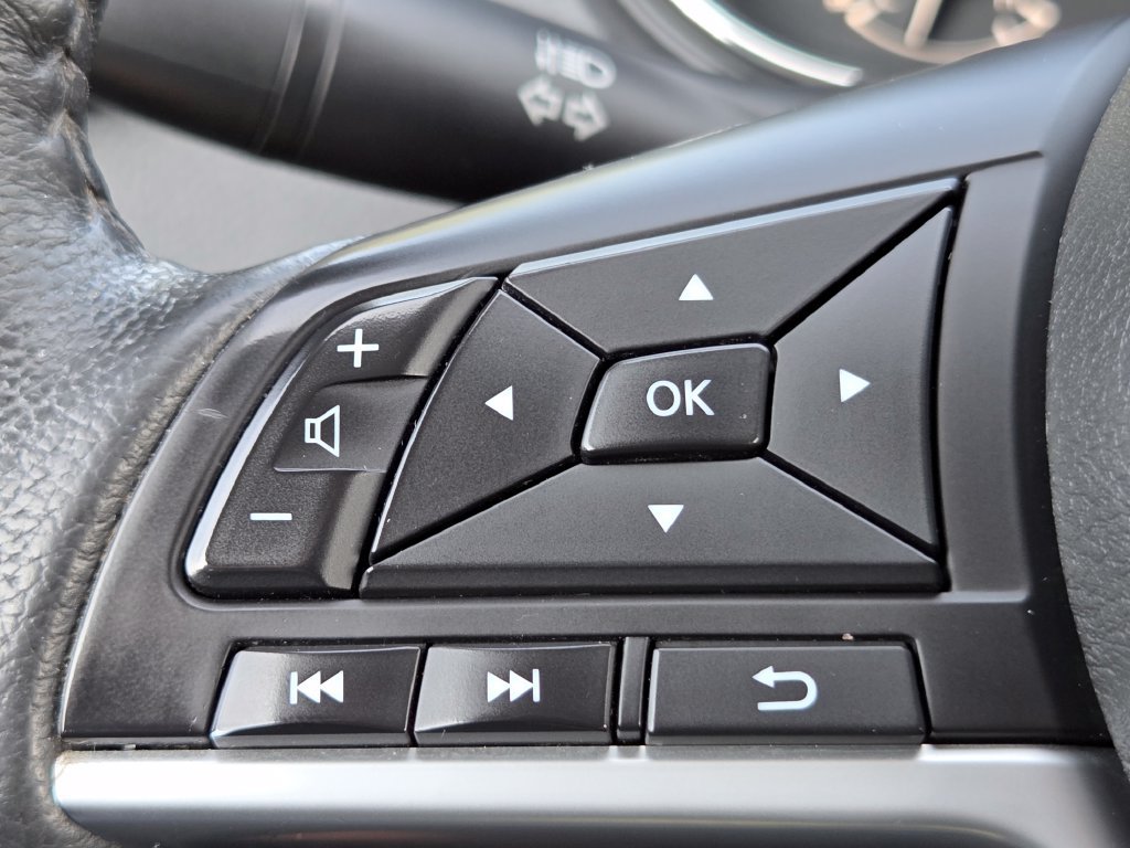 Used 2019 Nissan Rogue SV AWD/4WD image 11