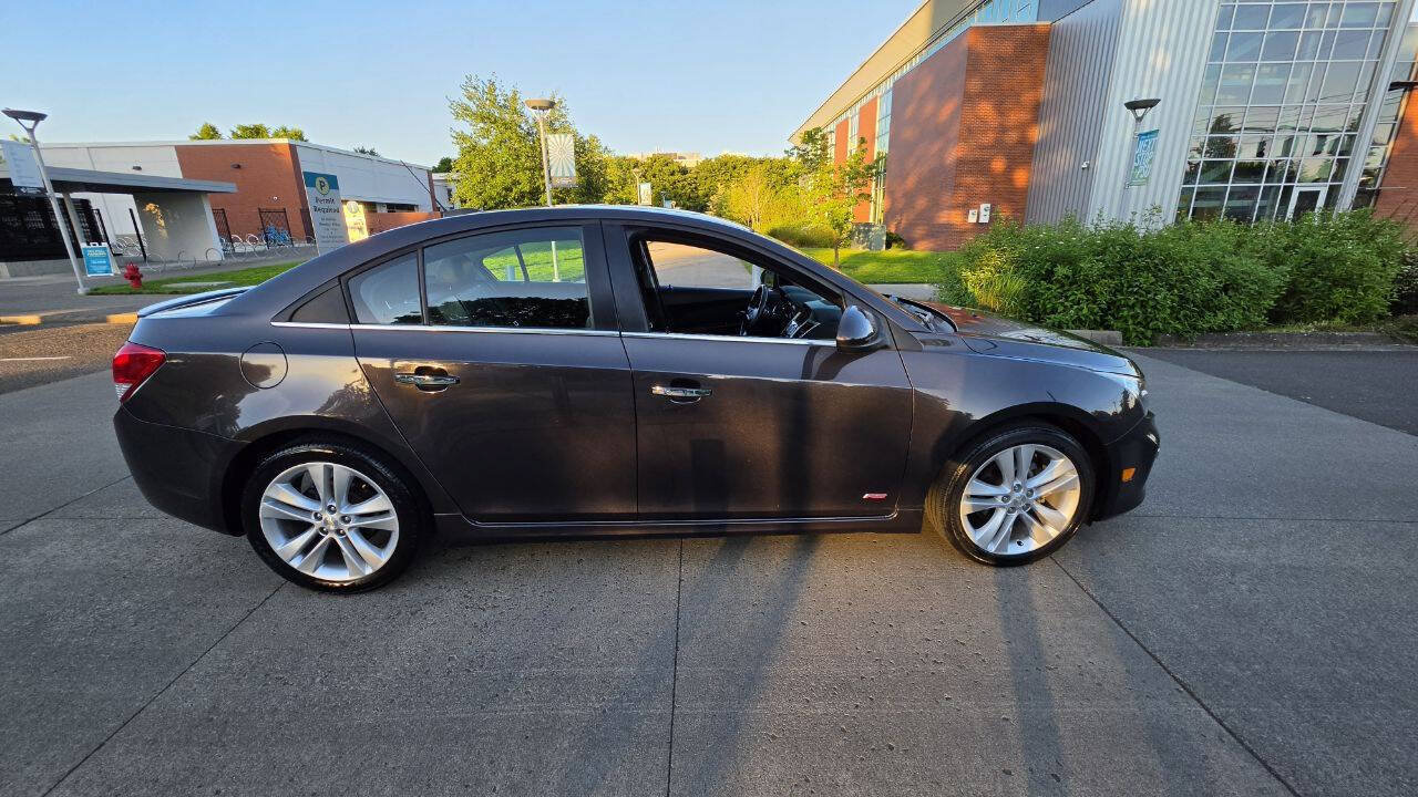 Used 2016 Chevrolet Cruze LTZ w/ Sun, Sound and Sport Package FWD image 4