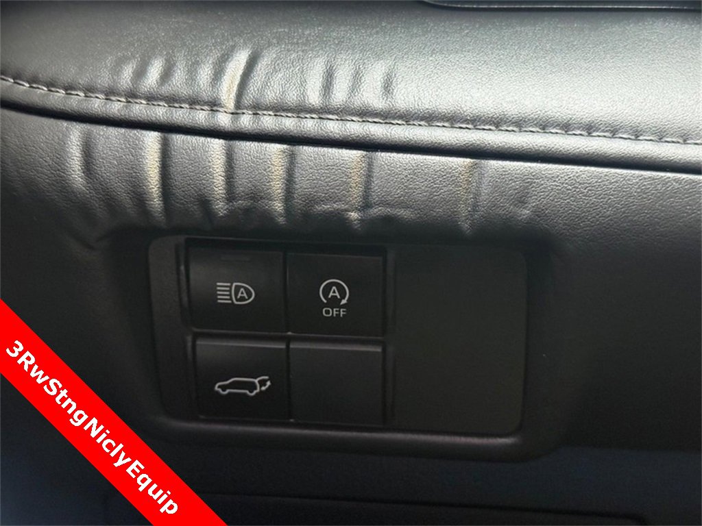 Used 2023 Toyota Highlander LE image 31