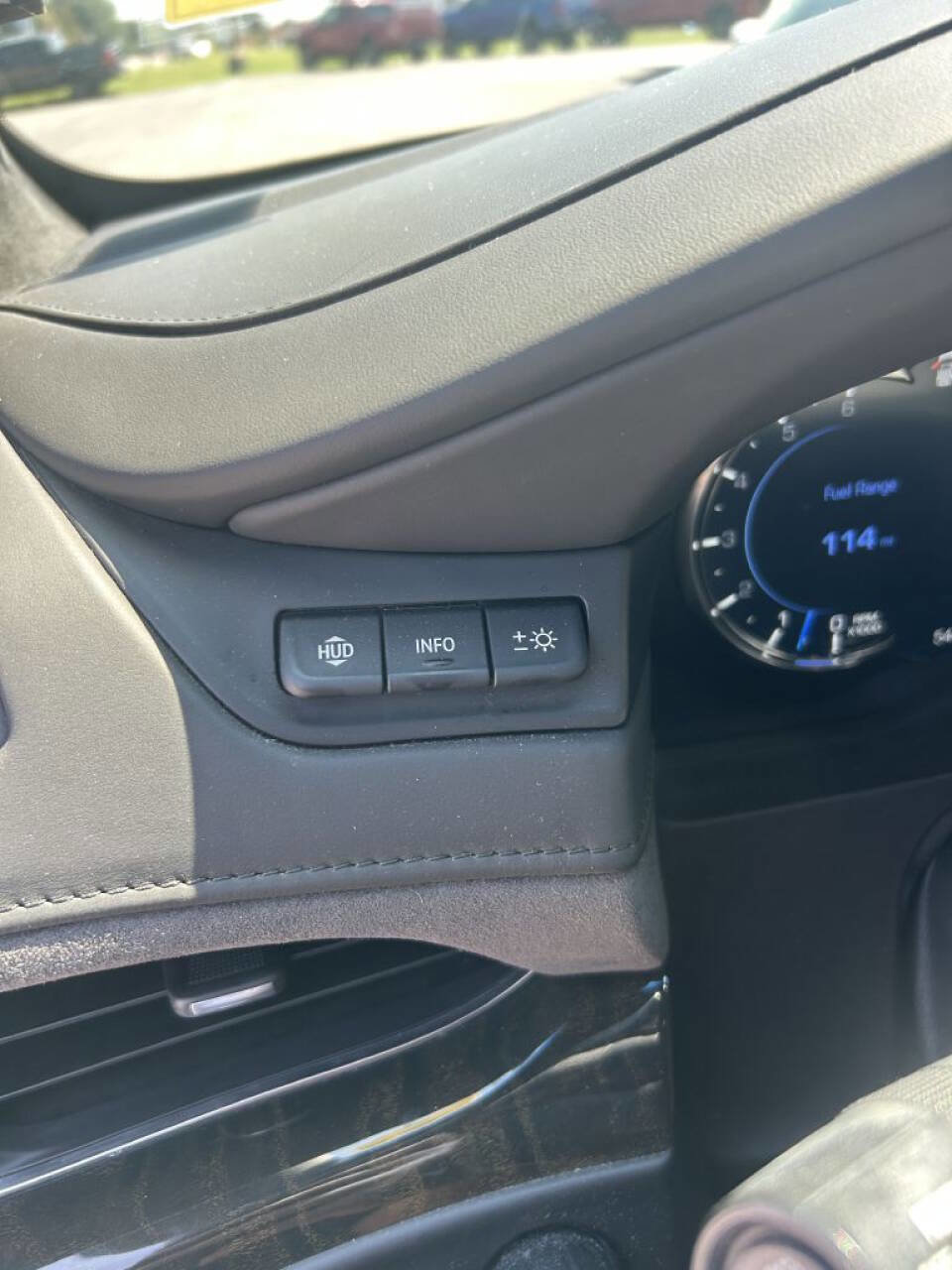 Used 2019 Cadillac Escalade Platinum image 17