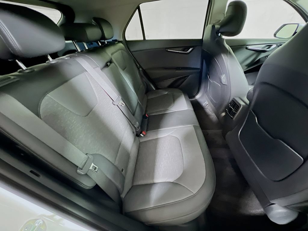 Used 2023 Kia Niro SX Touring FWD image 25