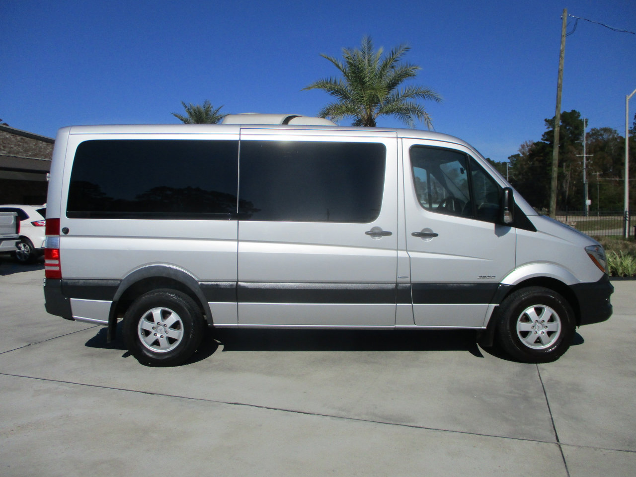 Used 2015 Mercedes-Benz Sprinter 2500 image 23