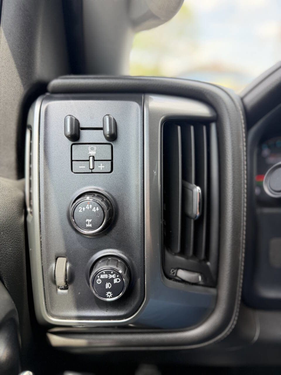 Used 2019 Chevrolet Silverado 3500 LTZ w/ Duramax Plus Package AWD/4WD image 26