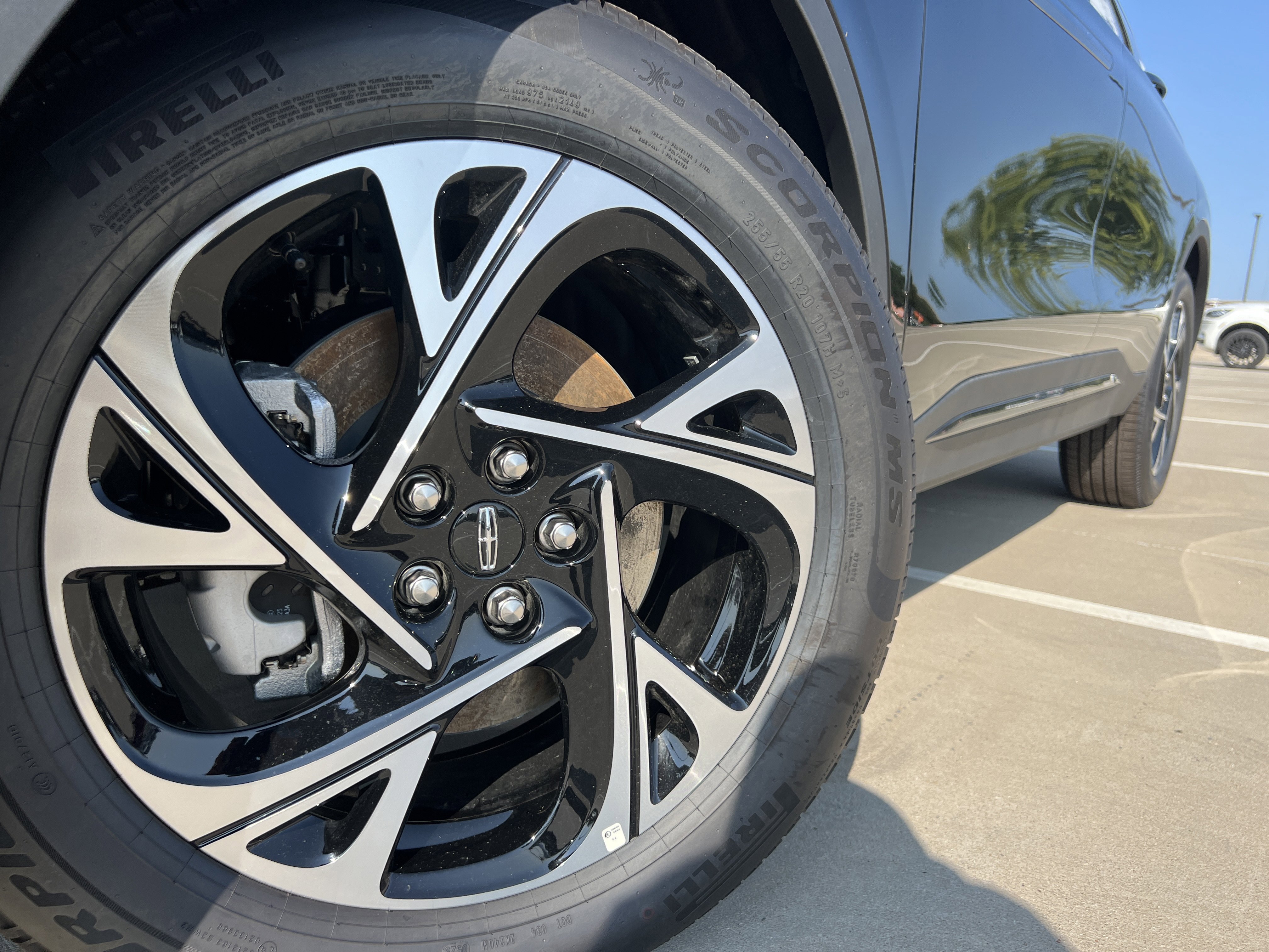 New 2025 Lincoln Nautilus Premier w/ Equipment Group 102A image 14