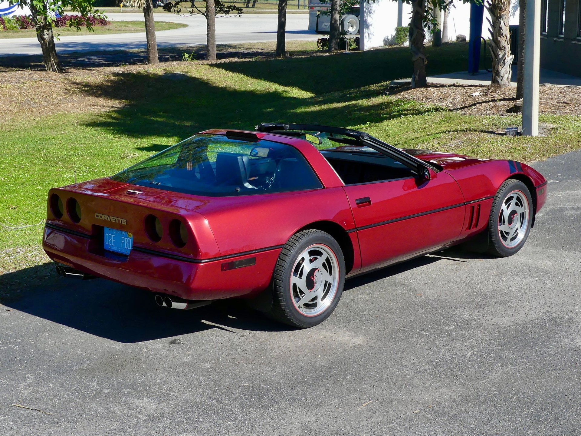 Used 1989 Chevrolet Corvette Coupe RWD image 24
