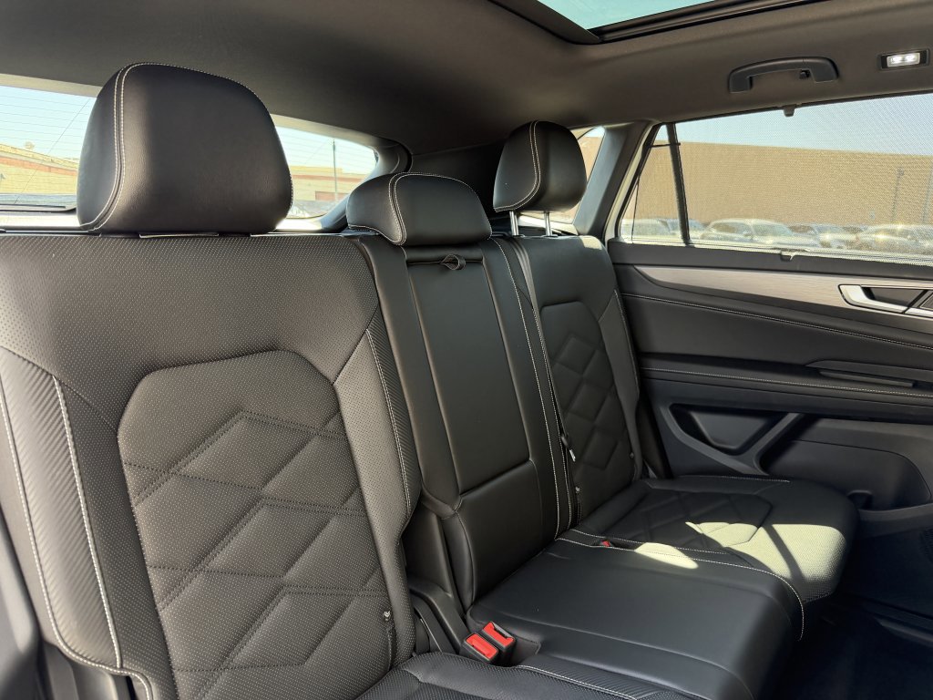 Used 2024 Volkswagen Atlas Cross Sport SE w/ Panoramic Sunroof Package FWD image 38