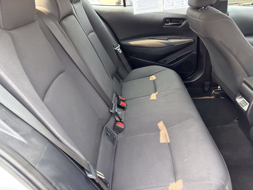 Used 2025 Toyota Corolla LE FWD image 36