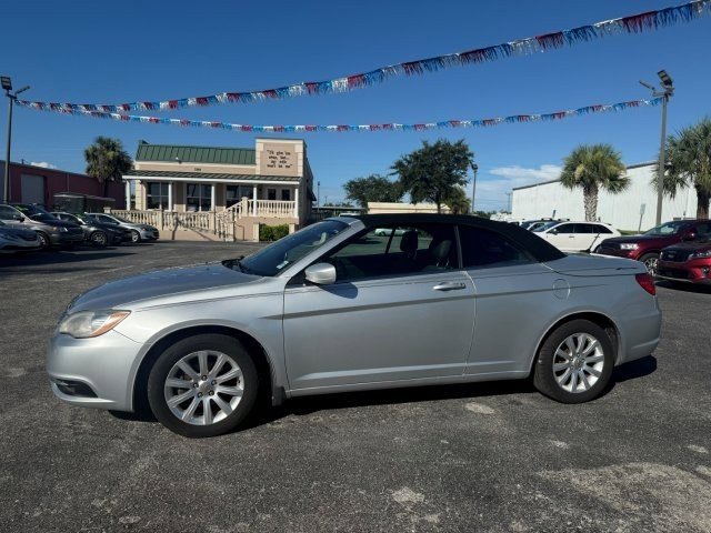 Used 2012 Chrysler 200 Touring image 3