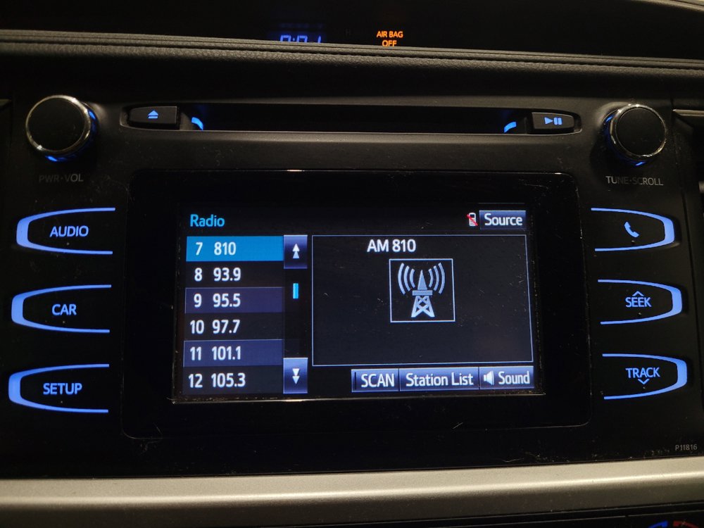 Used 2019 Toyota Highlander LE AWD/4WD image 25