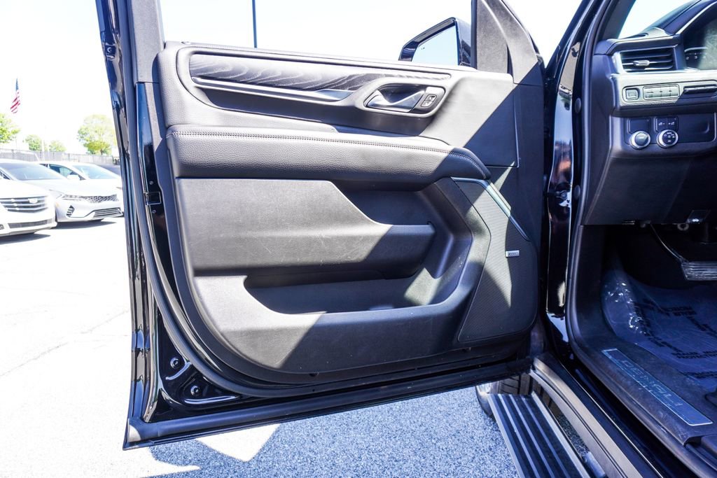Used 2021 GMC Yukon Denali w/ Denali Premium Package image 18