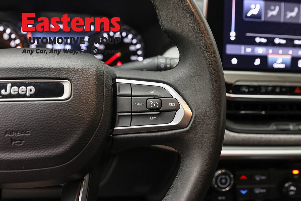 Used 2024 Jeep Compass Latitude AWD/4WD image 15