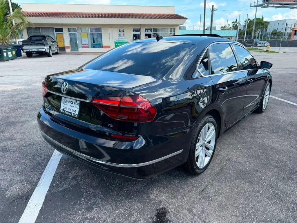 Used 2018 Volkswagen Passat 2.0T SE FWD image 5