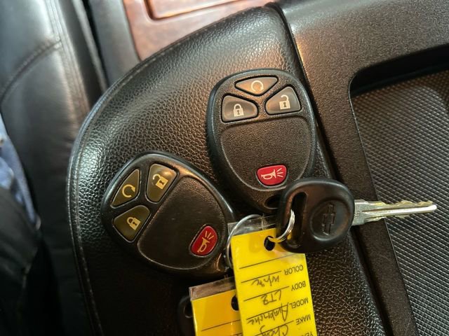 Used 2011 Chevrolet Avalanche LTZ image 21