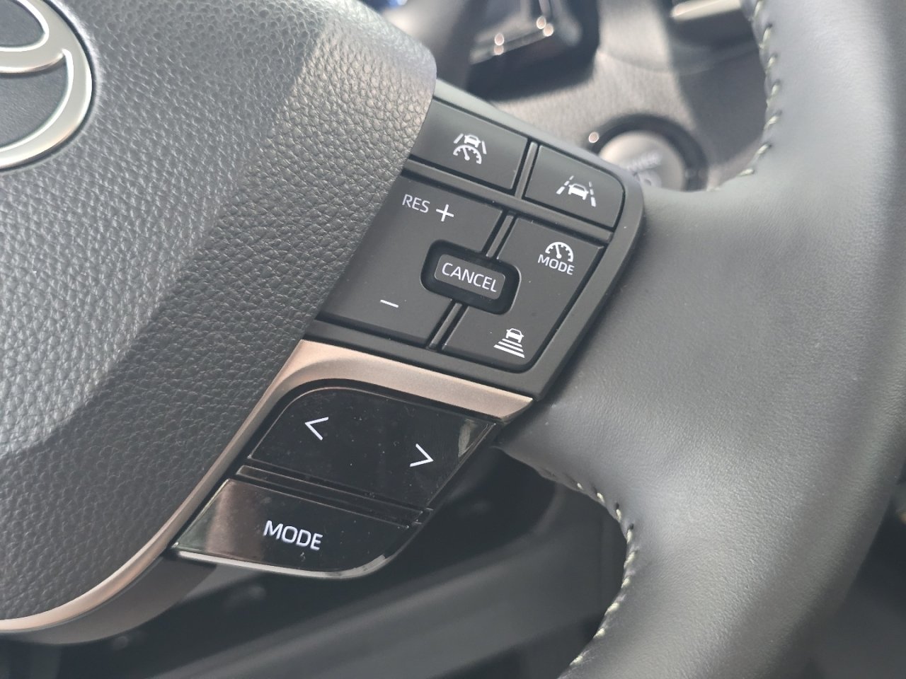 Certified 2025 Toyota Camry XLE FWD image 30
