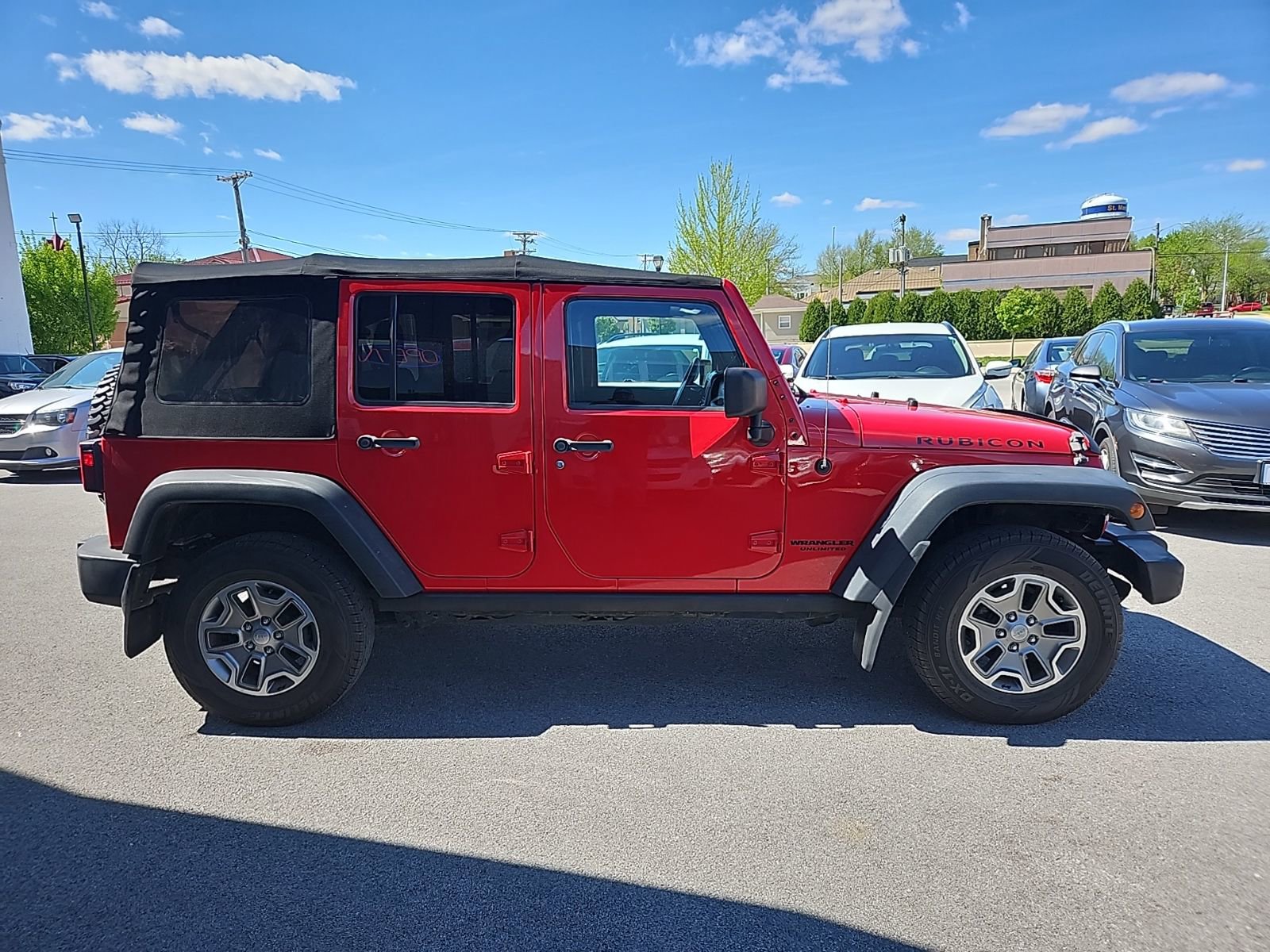 Used 2014 Jeep Wrangler Unlimited Rubicon w/ Connectivity Group AWD/4WD image 7