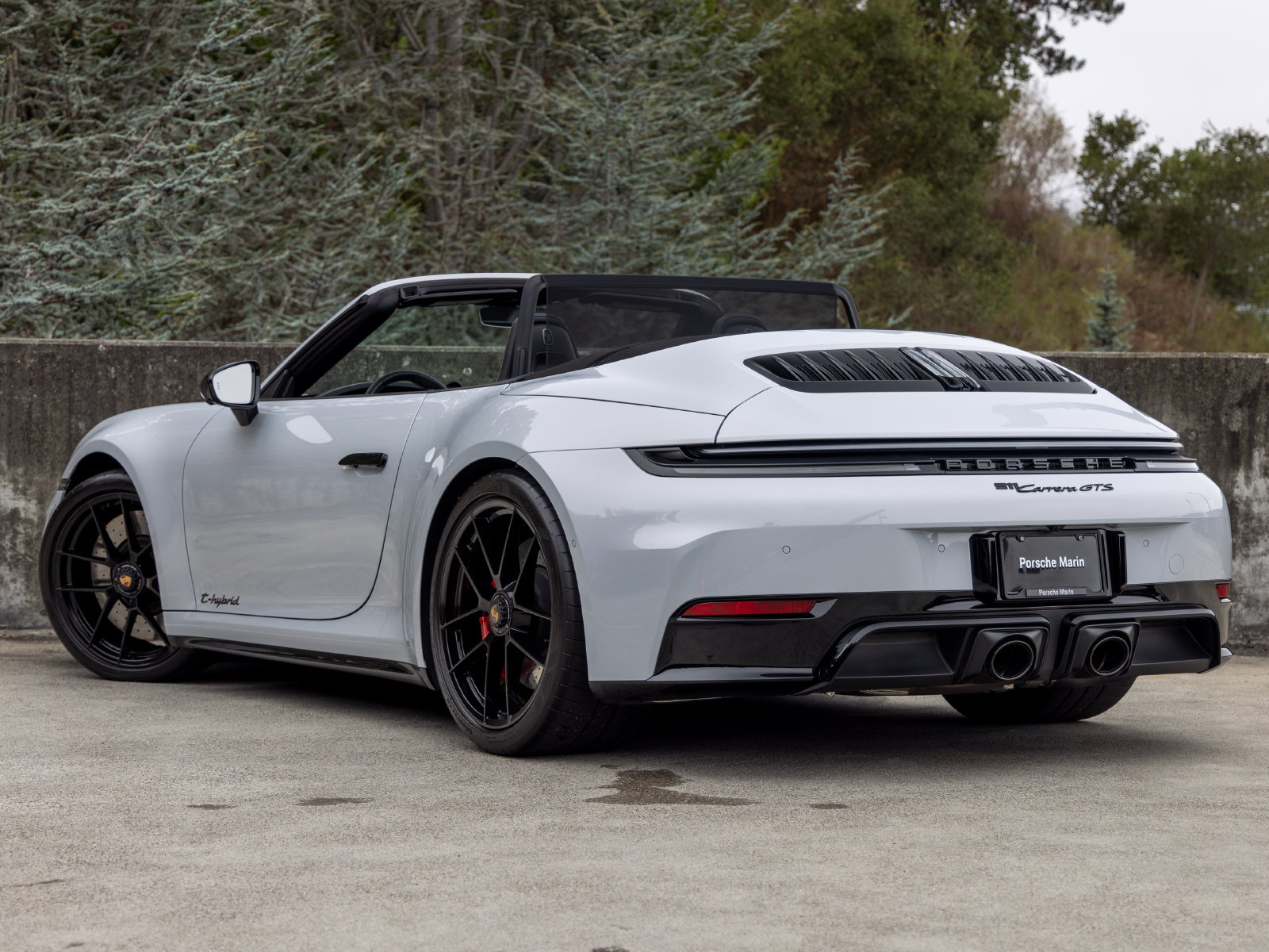 Certified 2025 Porsche 911 Carrera GTS RWD image 3
