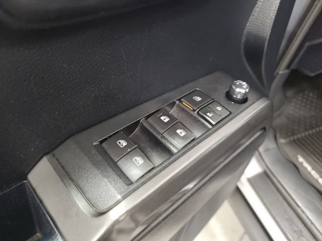Used 2016 Toyota Tacoma TRD Sport w/ Towing Package AWD/4WD image 13