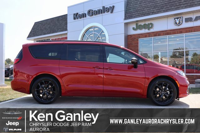 New 2026 Chrysler Pacifica Limited