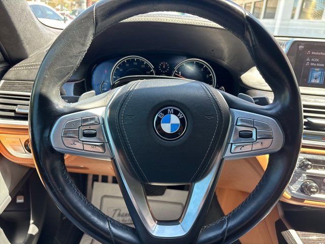 Used 2018 BMW 750i RWD image 31