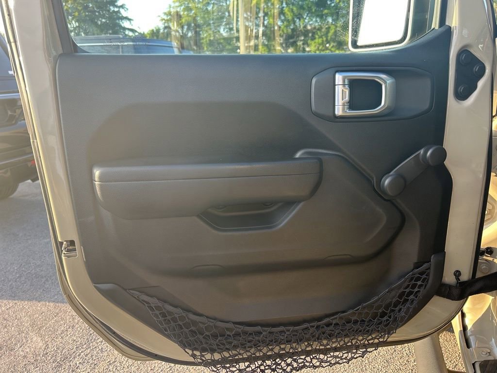 Used 2020 Jeep Gladiator Sport AWD/4WD image 32