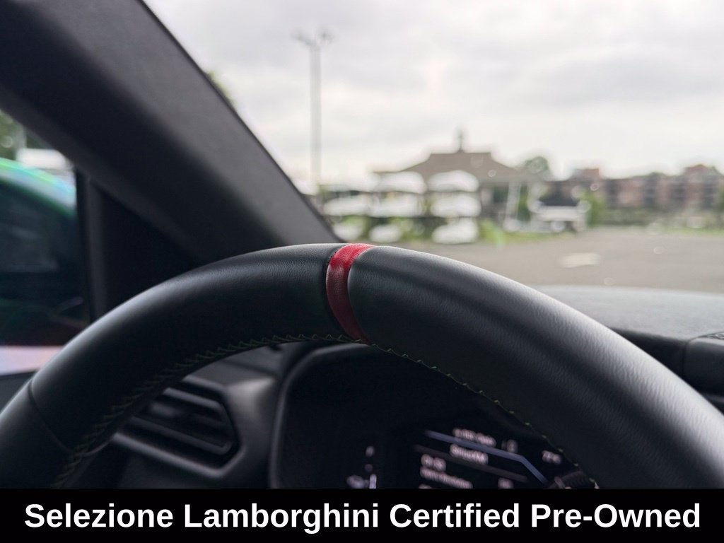 Used 2025 Lamborghini Urus SE AWD/4WD image 40