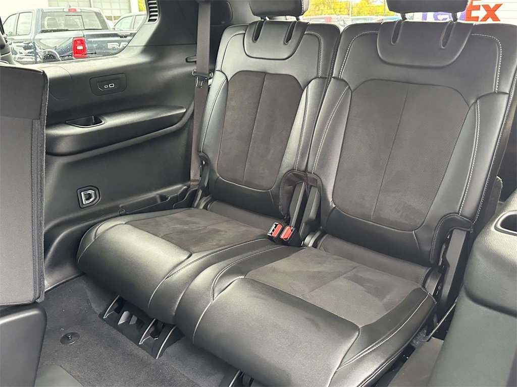 Certified 2023 Jeep Grand Cherokee L Laredo image 11